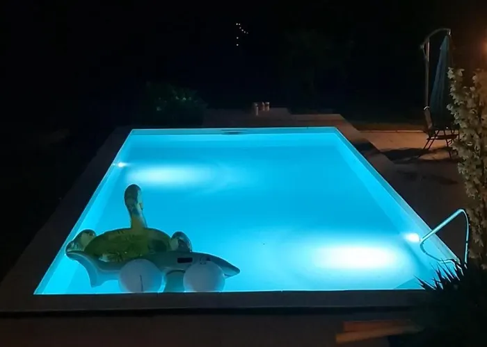 Teresa ヴィラ トシェビニャ